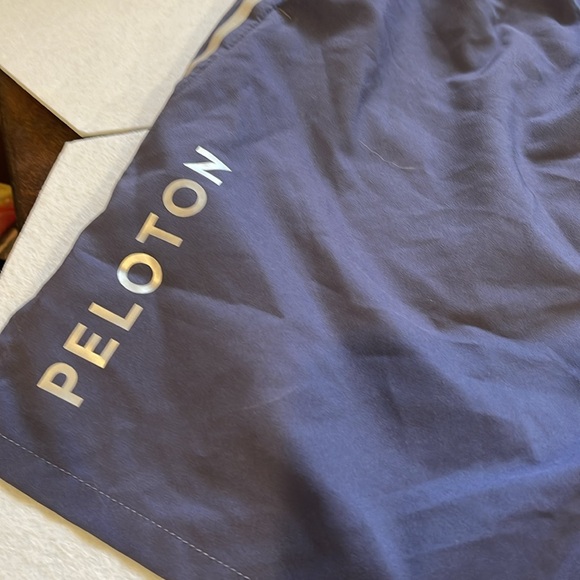 Nike X Peleton running dri-fit shorts size large 7 inch inseam denim blue - Picture 3 of 5